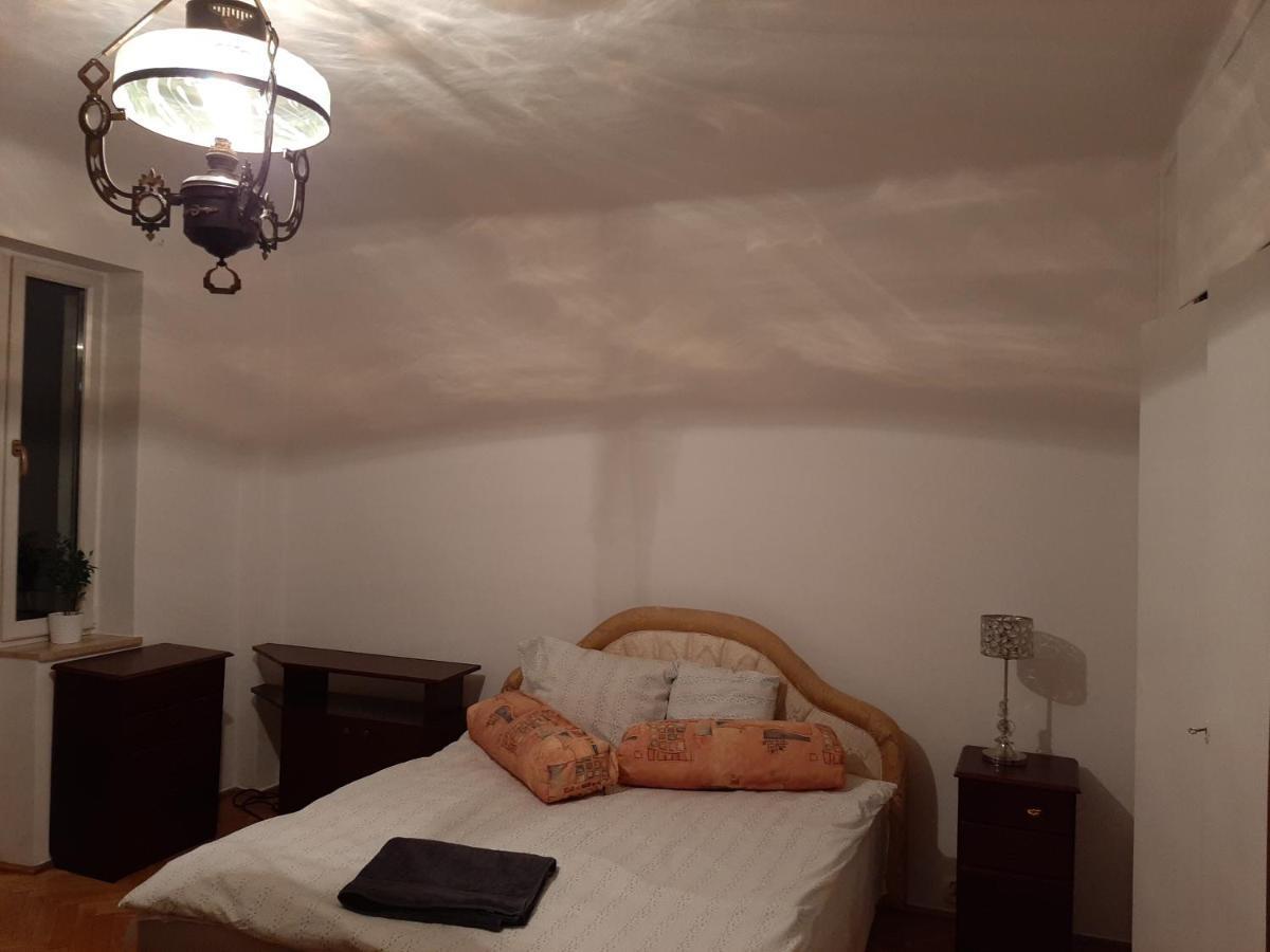 Rooms In Centrum Варшава Экстерьер фото