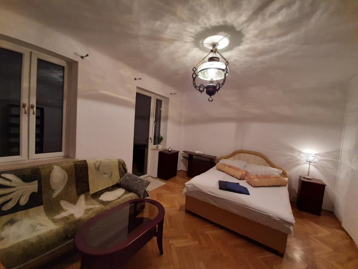 Rooms In Centrum Варшава Экстерьер фото