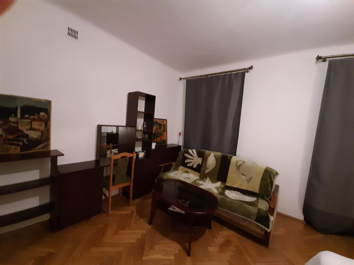 Rooms In Centrum Варшава Экстерьер фото